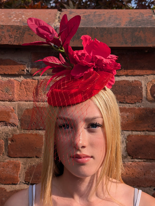 Pink/red pillbox fascinator